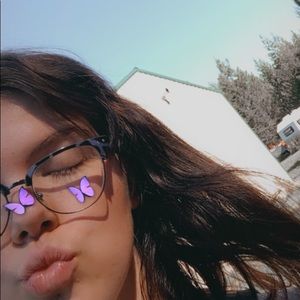 Meet your Posher, Ally